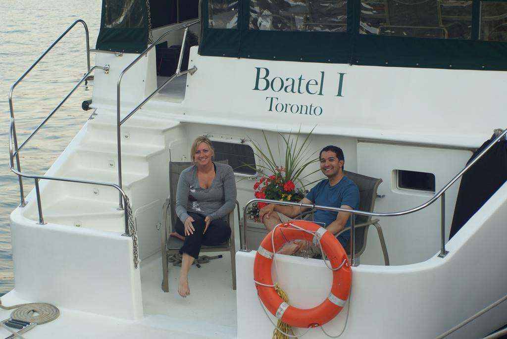 Making Waves Boatel Bed & Breakfast Toronto Exterior photo