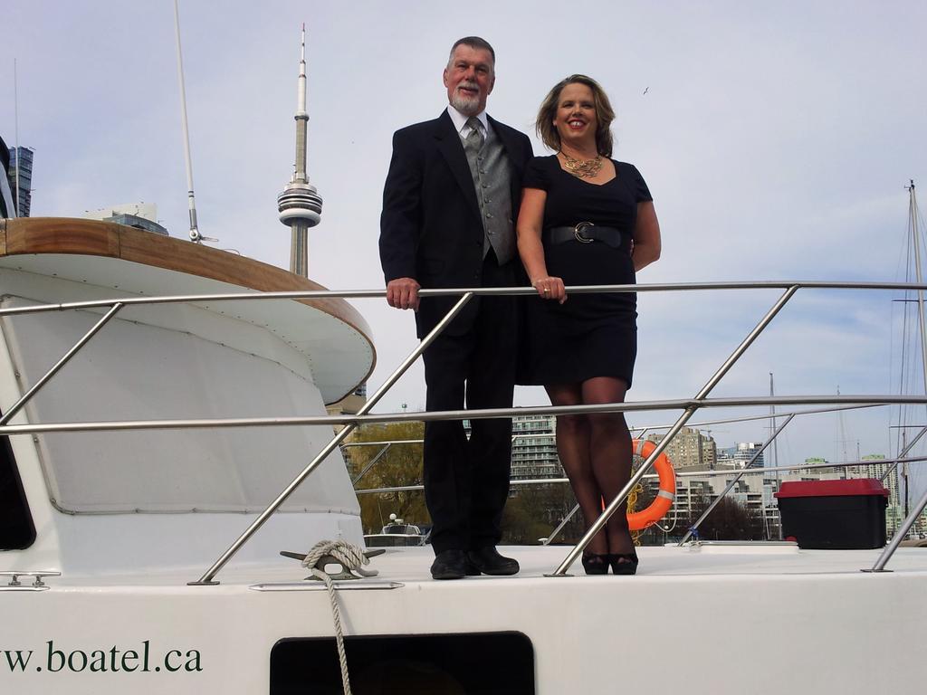 Making Waves Boatel Bed & Breakfast Toronto Exterior photo