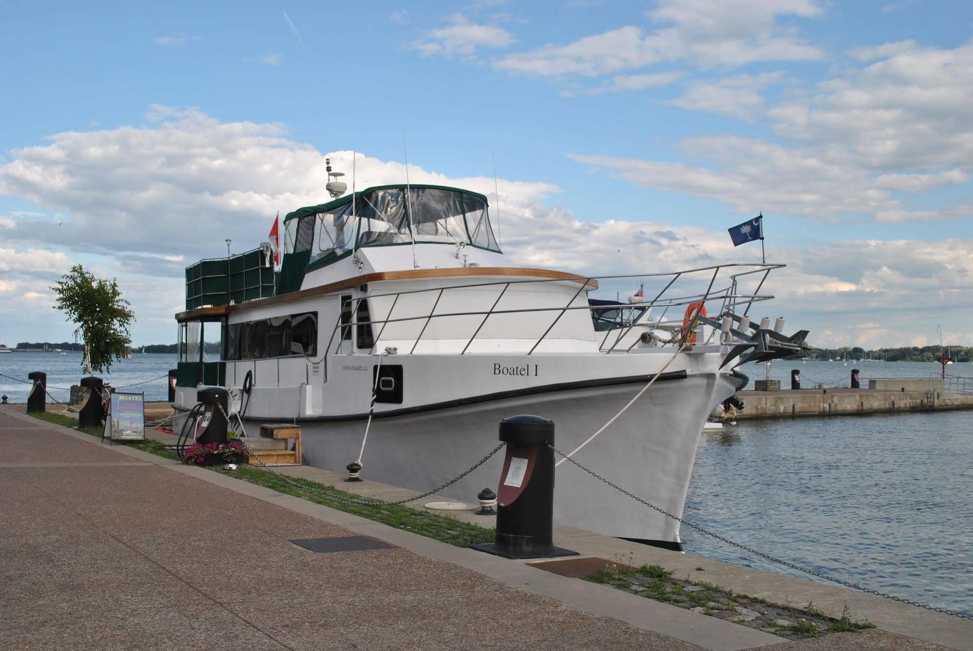 Making Waves Boatel Bed & Breakfast Toronto Exterior photo